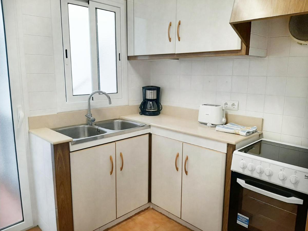 Apartamentos Franch Hospitalet De L'Infant Exterior photo